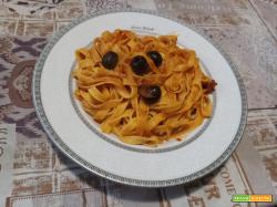 Tagliatelle alle olive nere