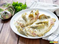 Scaloppine di pollo con carciofi, prosciutto e formaggio