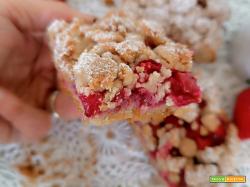 Sbriciolata di avena alle fragole